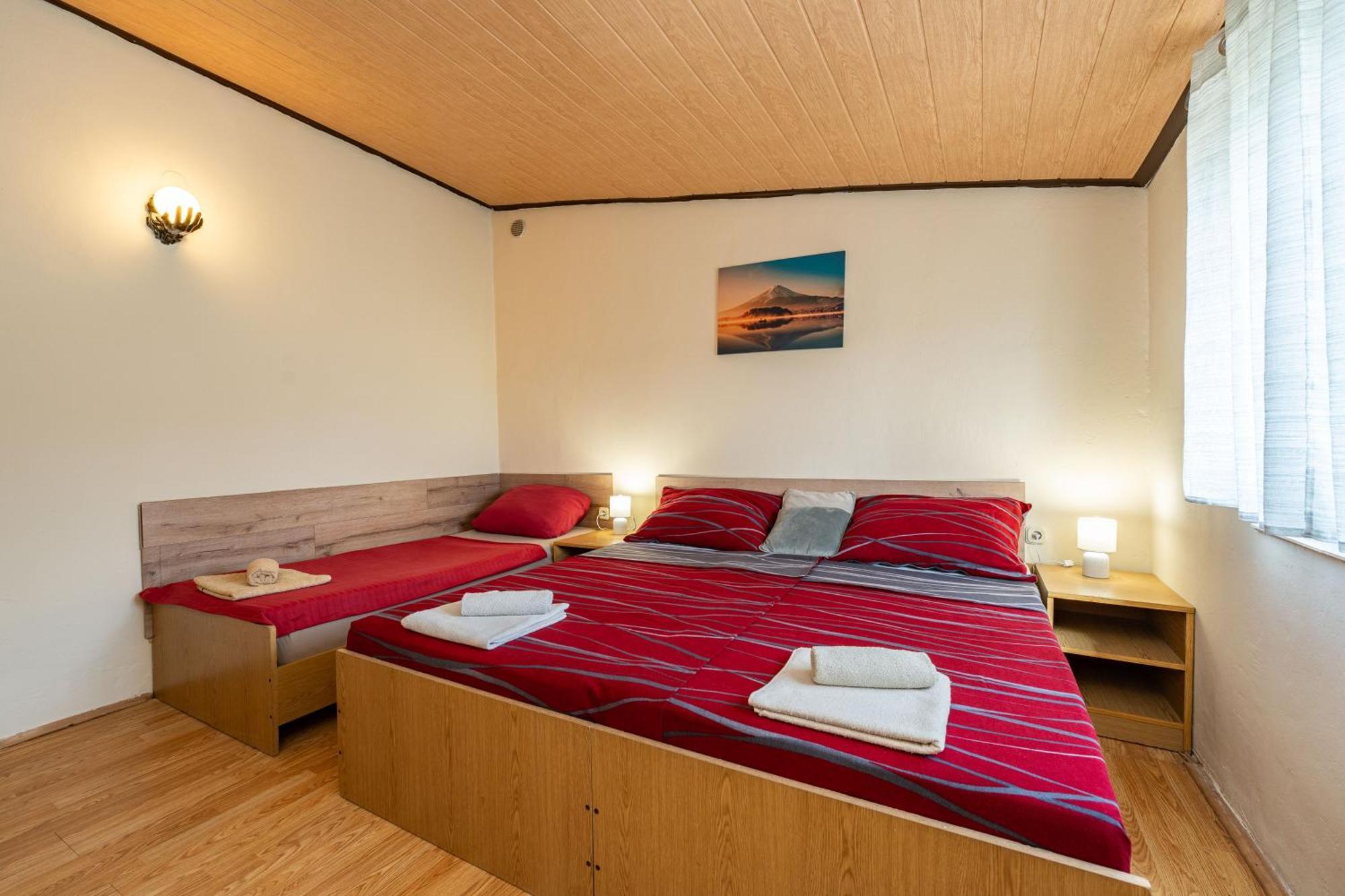 Apartmani Prpic ヴィル エクステリア 写真