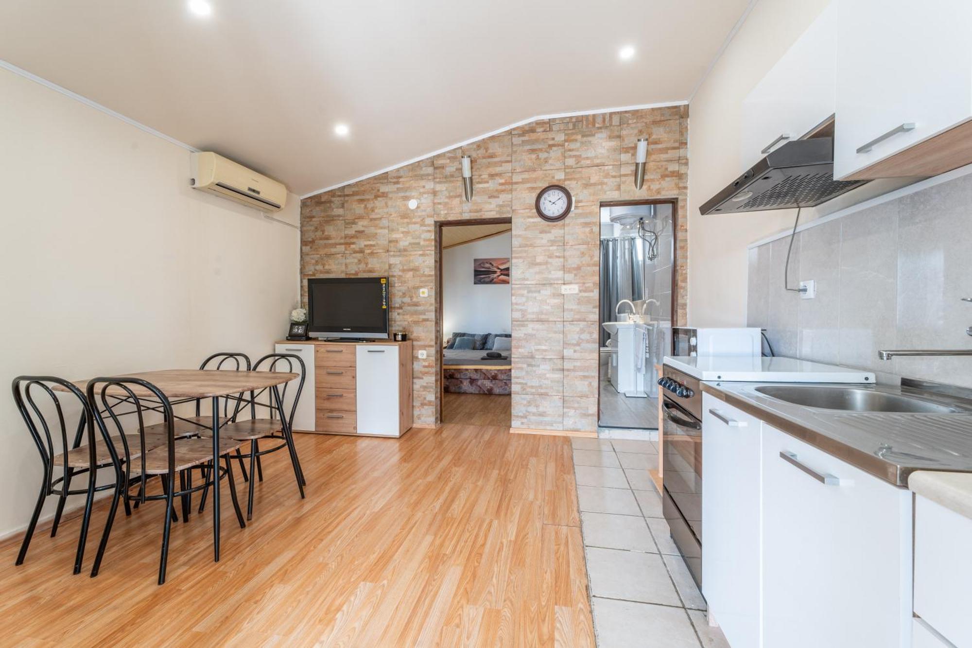 Apartmani Prpic ヴィル エクステリア 写真
